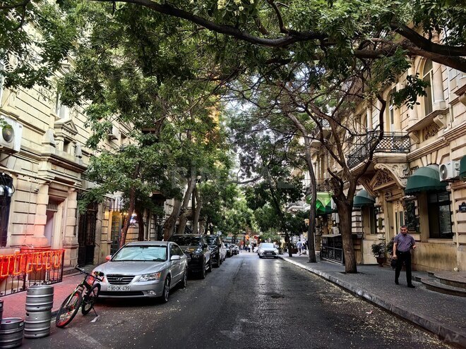 Satılır 3 otaqlı köhnə tikili 80 m², Sahil m., photo 26 from 32