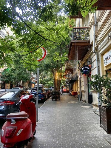 Satılır 3 otaqlı köhnə tikili 80 m², Sahil m., photo 1 from 32