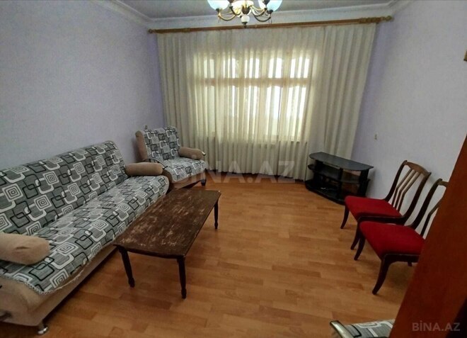 Сдаётся 3-комн. вторичка 80 м², м. Кара Караев, photo 1 from 16