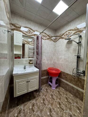 Satılır 2 otaqlı köhnə tikili 60 m², Xalqlar Dostluğu m., photo 12 from 13