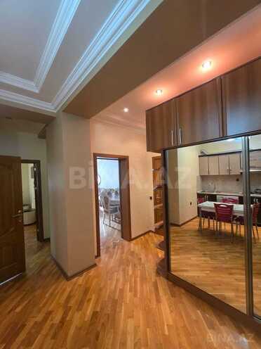 Сдаётся 2-комн. новостройка 67 м², м. Ази Асланов, photo 1 from 9