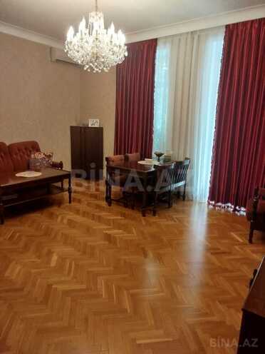 Продаётся 3-комн. вторичка 90 м², м. 28 мая, photo 1 from 11