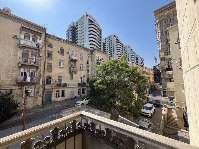 Satılır 2 otaqlı köhnə tikili 52 m², Bayıl q., photo 3 from 17