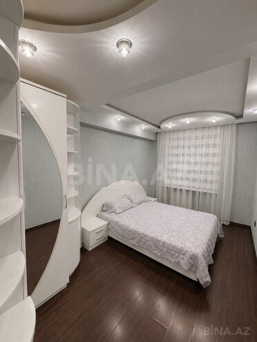Сдаётся 2-комн. вторичка 65 м², м. Низами, photo 1 from 11