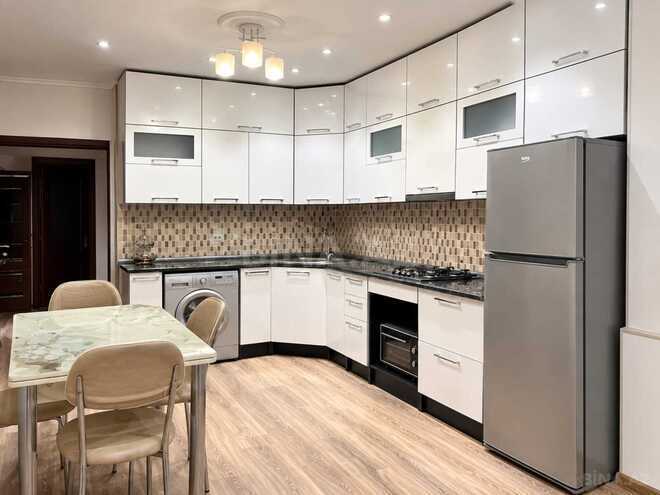 Сдаётся 2-комн. новостройка 70 м², м. Иншаатчылар, photo 6 from 8