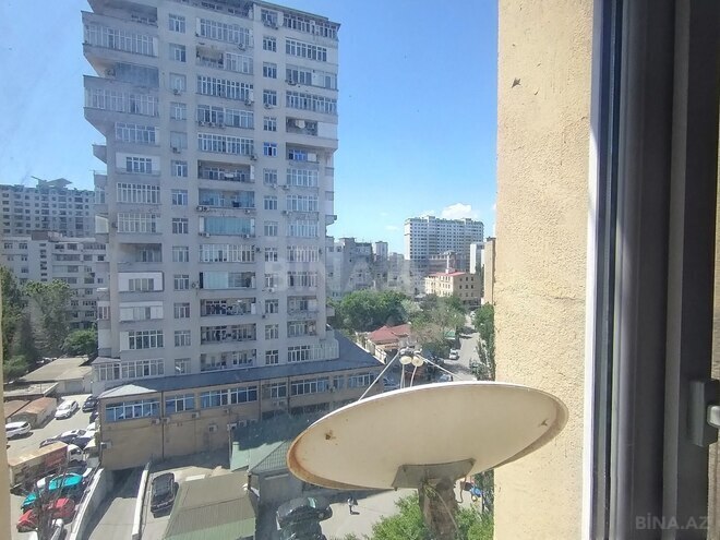 Satılır 2 otaqlı köhnə tikili 65 m², Azadlıq Prospekti m., photo 1 from 12