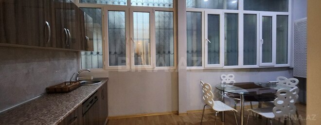 İcarəyə verilir 4 otaqlı köhnə tikili 170 m², 28 May m., photo 22 from 31