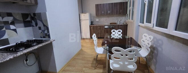 İcarəyə verilir 4 otaqlı köhnə tikili 170 m², 28 May m., photo 24 from 31