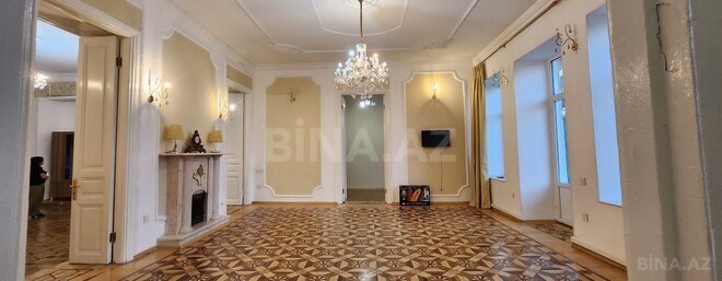 İcarəyə verilir 4 otaqlı köhnə tikili 170 m², 28 May m., photo 4 from 31