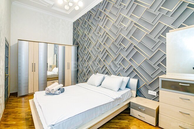 İcarəyə verilir 3 otaqlı köhnə tikili 98 m², Sahil m., photo 14 from 32