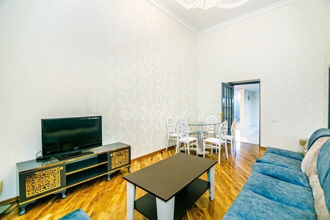 İcarəyə verilir 3 otaqlı köhnə tikili 98 m², Sahil m., photo 9 from 32