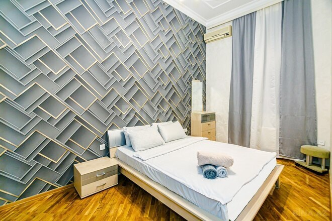 İcarəyə verilir 3 otaqlı köhnə tikili 98 m², Sahil m., photo 1 from 32