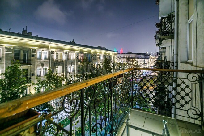 İcarəyə verilir 3 otaqlı köhnə tikili 98 m², Sahil m., photo 31 from 32