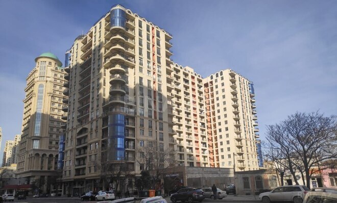 Продаётся 3-комн. новостройка 163 м², м. Элмляр Академиясы, photo 1 from 8