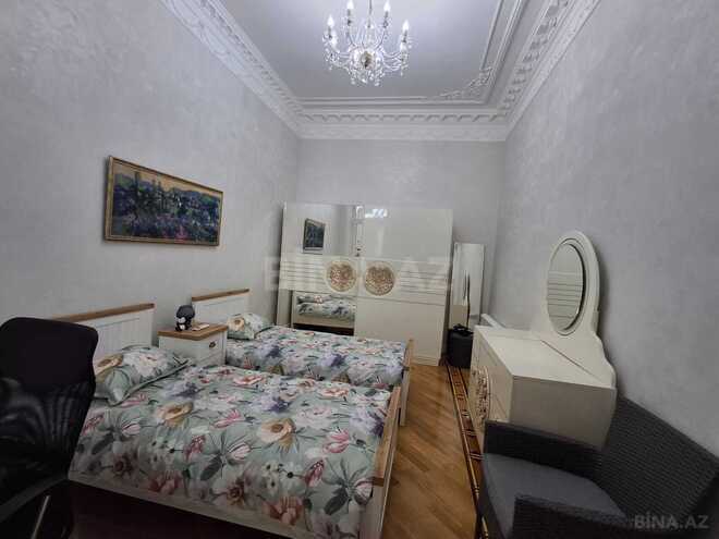 Satılır 5 otaqlı köhnə tikili 150 m², Sahil m., photo 17 from 29