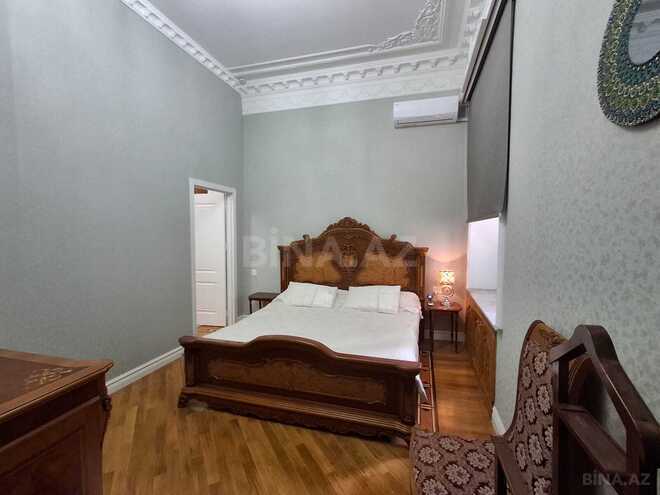 Satılır 5 otaqlı köhnə tikili 150 m², Sahil m., photo 13 from 29