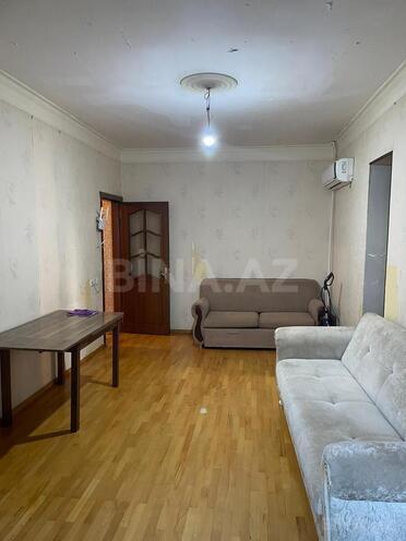 Satılır 2 otaqlı köhnə tikili 50 m², 8-ci mikrorayon q., photo 1 from 9