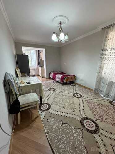 Satılır 2 otaqlı köhnə tikili 40 m², Qara Qarayev m., photo 1 from 10