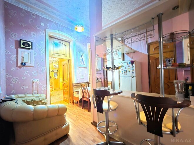 Satılır 3 otaqlı köhnə tikili 108 m², Sahil m., photo 10 from 18