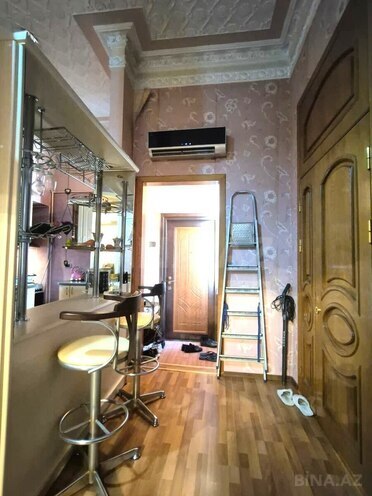 Satılır 3 otaqlı köhnə tikili 108 m², Sahil m., photo 13 from 18
