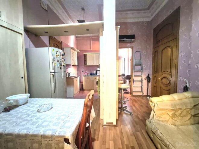 Satılır 3 otaqlı köhnə tikili 108 m², Sahil m., photo 14 from 18