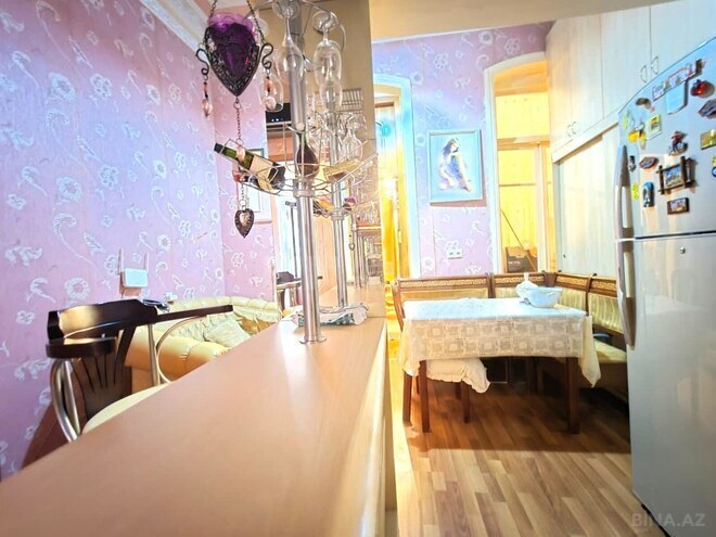 Satılır 3 otaqlı köhnə tikili 108 m², Sahil m., photo 12 from 18