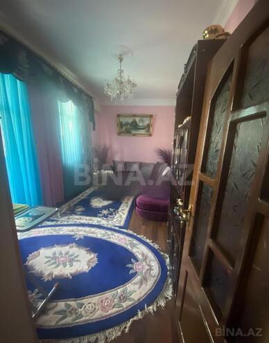 Продаётся 2-комн. вторичка 65 м², м. Низами, photo 1 from 12