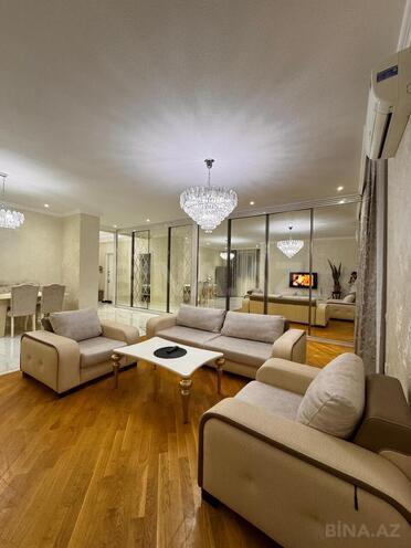 Продаётся 3-комн. новостройка 117 м², м. Низами, photo 1 from 14