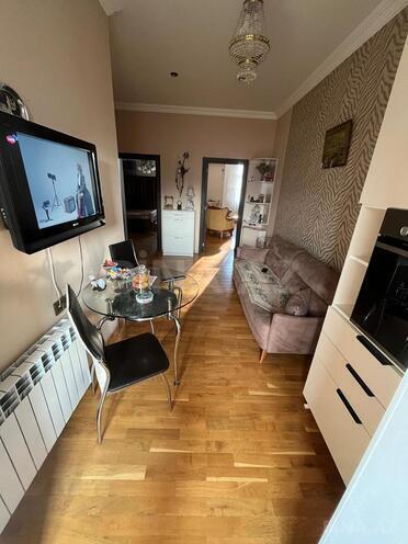 Satılır 2 otaqlı köhnə tikili 65 m², Nizami m., photo 5 from 13