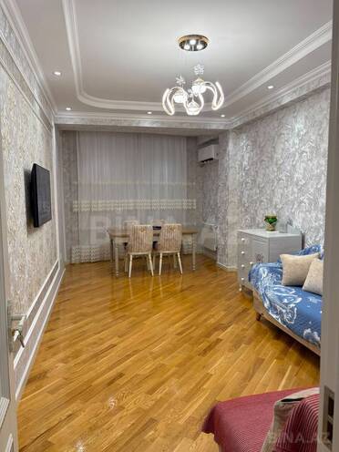 Satılır 2 otaqlı yeni tikili 68 m², 8-ci mikrorayon q., photo 1 from 10