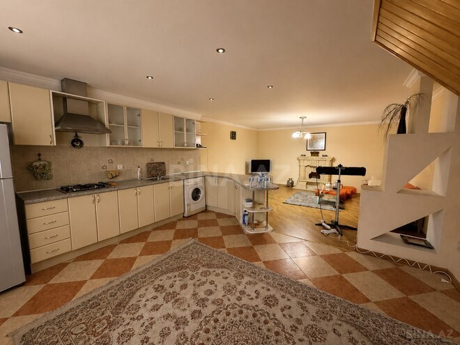 Satılır 2 otaqlı köhnə tikili 92 m², Sahil m., photo 1 from 9