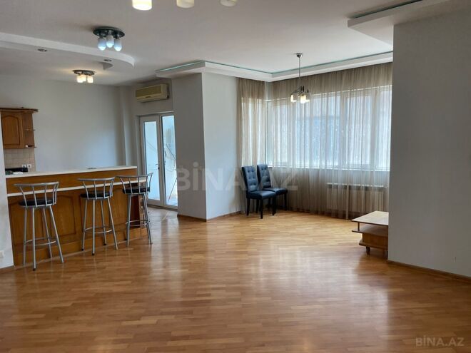 Продаётся 3-комн. новостройка 130 м², м. Низами, photo 1 from 11