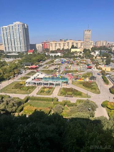 Сдаётся 3-комн. вторичка 80 м², м. Иншаатчылар, photo 1 from 11