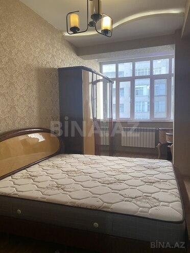 Сдаётся 3-комн. новостройка 103 м², м. Нефтчиляр, photo 1 from 17