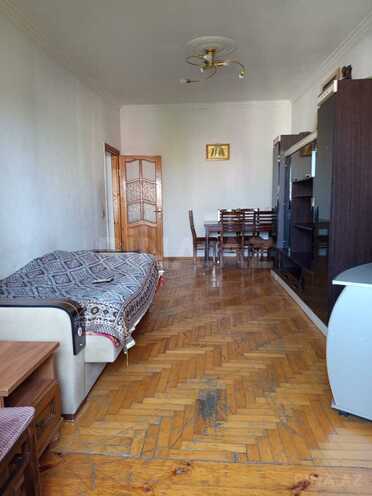 Satılır 3 otaqlı köhnə tikili 75 m², Xalqlar Dostluğu m., photo 1 from 15