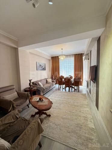 Сдаётся 2-комн. новостройка 78 м², м. Иншаатчылар, photo 1 from 12