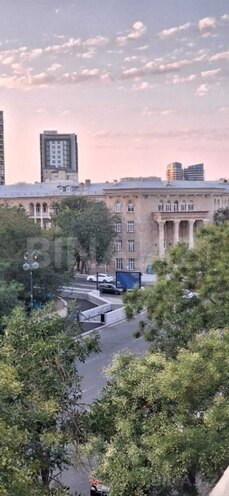 Продаётся 2-комн. вторичка 70 м², м. Низами, photo 1 from 13