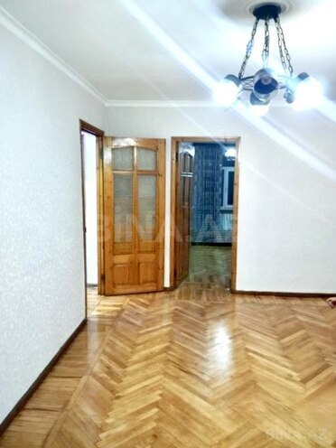 Satılır 2 otaqlı köhnə tikili 55 m², İnşaatçılar m., photo 3 from 11