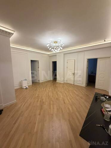 Продаётся 4-комн. новостройка 180 м², м. Элмляр Академиясы, photo 8 from 11