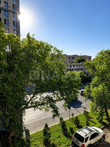 Продаётся 3-комн. вторичка 70 м², Хатаинский р., photo 9 from 10