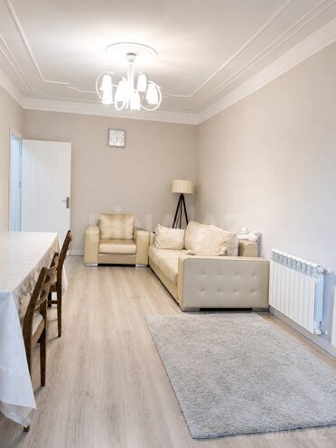 Продаётся 3-комн. вторичка 70 м², Хатаинский р., photo 3 from 10