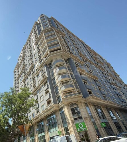 Satılır 4 otaqlı yeni tikili 160 m², 8-ci mikrorayon q., photo 1 from 8