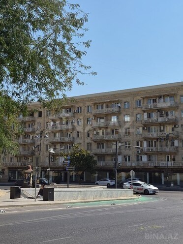 Продаётся 2-комн. вторичка 70 м², м. Низами, photo 7 from 13