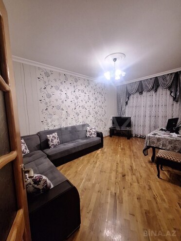 Продаётся 3-комн. вторичка 85 м², м. Нефтчиляр, photo 1 from 12