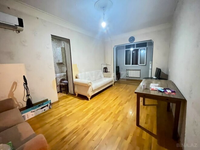 Продаётся 2-комн. вторичка 45 м², м. Гянджлик, photo 1 from 12