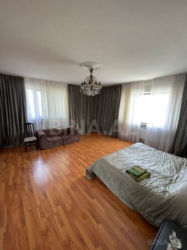 Satılır 8 otaqlı həyət evi/bağ evi 585 m², Novxanı q., photo 31 from 32