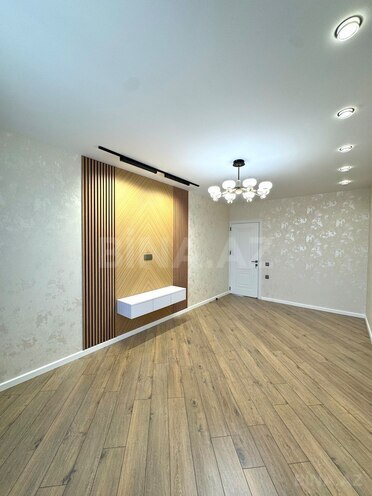 Продаётся 3-комн. вторичка 70 м², м. Ази Асланов, photo 1 from 12
