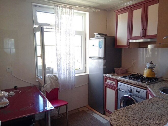 Продаётся 3-комн. вторичка 70 м², м. Нефтчиляр, photo 12 from 18