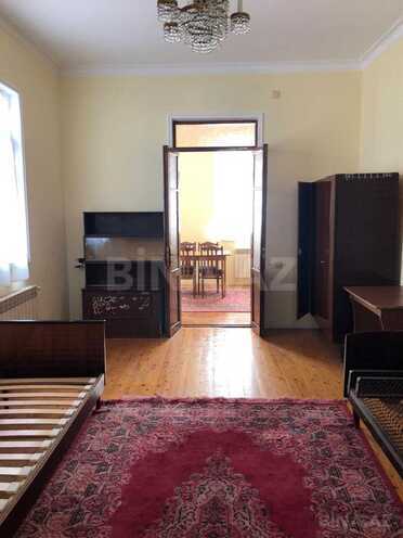 Сдаётся 2-комн. вторичка 30 м², м. Иншаатчылар, photo 3 from 8