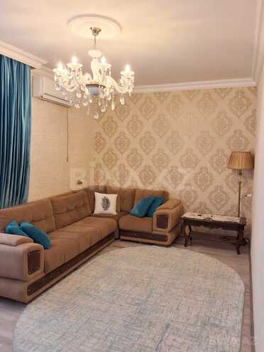 Продаётся 2-комн. вторичка 65 м², Абшеронcкий  р., photo 1 from 18